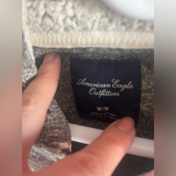 American Eagle Sherpa hoodie zip up sweater. Gray and cream color. Size Medium - Picture 3 of 3